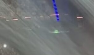 Alman pop yıldızı Helene Fischer konser sırasında yaşadığı trapez kazası sonrası yüzü kanlar içinde kaldı