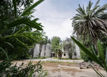 Antalya'da 'zamanın durduğu' atıl pil fabrikası sanayi müzesi olarak hizmet verecek