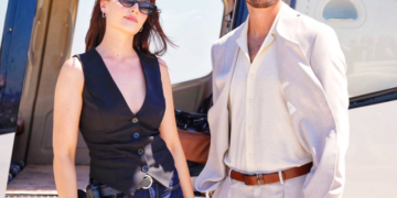 Birkan Sokullu ve Esra Bilgiç'in yer aldığı Aşk Sanatı filminden ilk kareler geldi