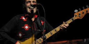 Özkan Uğur’un eşinden ‘öldü’ haberlerine tepki: ‘Sizi bulacağım ve dava edeceğim’