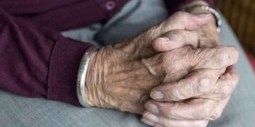 60 yaşından sonra görülen yürüme bozukluğuna dikkat