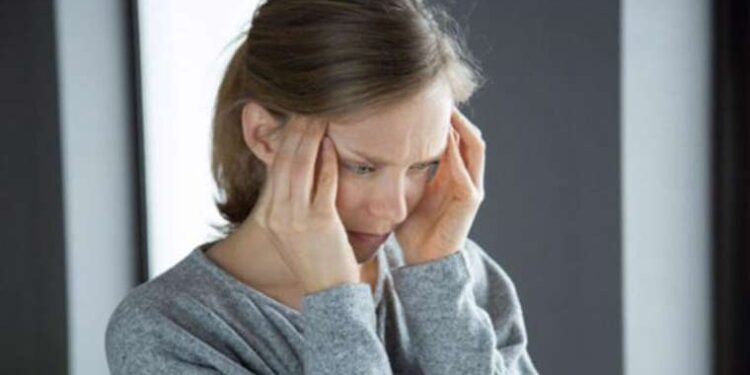 ‘Ani başlayan şiddetli baş ağrısı ya da baş dönmesi felç sebebi olabilir’