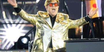 Dünyaca ünlü sanatçı Elton John sahneye veda ediyor