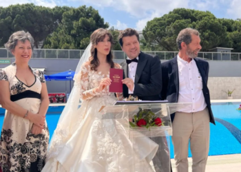 Oyuncu İlker Aksum, 2 yıllık sevgilisiyle evlendi