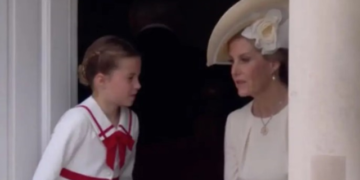 Prenses Charlotte'un Trooping Colour törenindeki diyalogu sosyal medyada konuşuldu