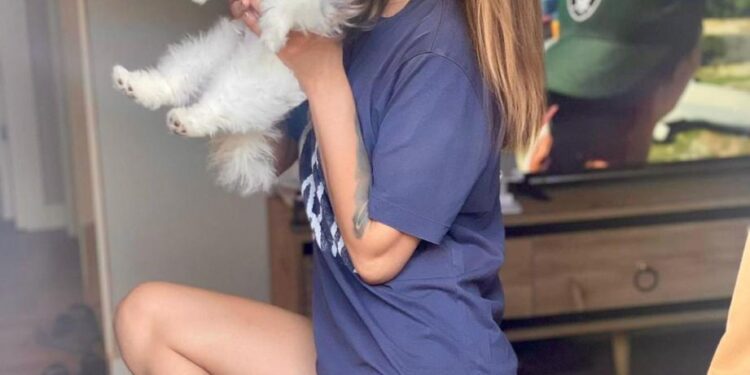 Elif Türkan Erdem Şarkısını çıkartacak