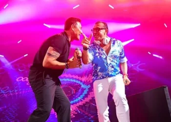 Türkiye'nin en büyük sahnesi kuruldu! Ağrı Dağı Müzik Festivali'nde Mustafa Sandal, Zara ve Kadr sahne aldı