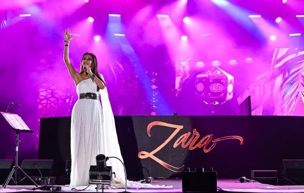 Türkiye'nin en büyük sahnesi kuruldu! Ağrı Dağı Müzik Festivali'nde Mustafa Sandal, Zara ve Kadr sahne aldı
