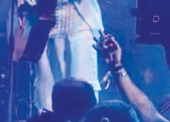 Aşkları belgelendi! Oğulcan Engin ve İlayda Alişan sarmaş dolaş görüntülendi