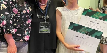 Antalya Büyükşehir Belediyesi İsmail Baha Sürelsan Konservatuvarı'ndan 10 yaşındaki Aylina Raat, uluslararası piyano yarışmasında ödül aldı