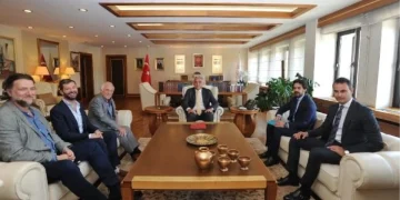 Kültür ve Turizm Bakanı Mehmet Nuri Ersoy, ünlü yapımcı James Brock ile görüştü