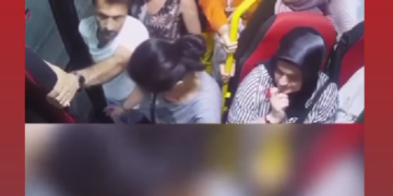 Bergüzar Korel'den çarşaflı gence hakaret eden kadına sert tepki: Ben de senden tiksiniyorum