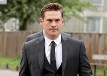 Blue grubunun solisti Lee Ryan THY uçağında olay çıkardı