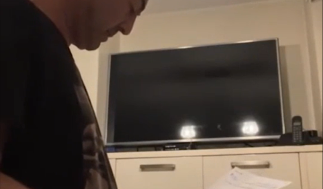 Canlı yayın esnasında eve gelen ödeme emrini gören Serdar Ortaç isyan etti: Ödemiyorum lan