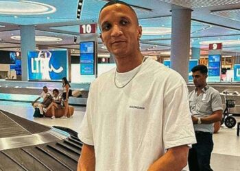 Fenerbahçe'nin yeni transferi Becao, İstanbul'da