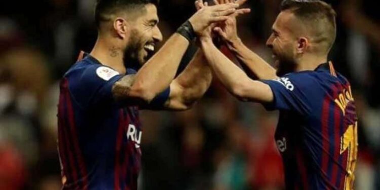 Jordi Alba imzaladı, sırada Luis Suarez var