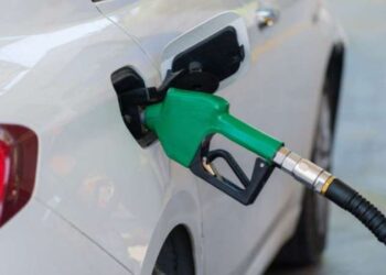 Akaryakıta gelen ÖTV zammına tepki yağdı: ‘Seçimden önce refah vaat edenler, seçimden sonra zam olup yağıyorlar'