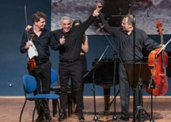 Kanseri yendi, şükran konseri verdi