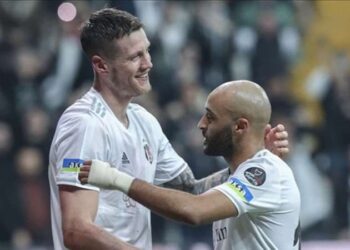 Nathan Redmond ile Wout Weghorst İngiltere Premier Lig'de buluşuyor