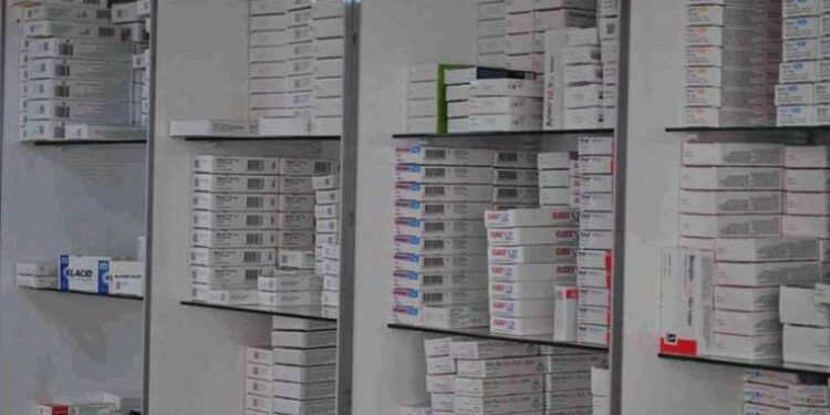 İnternetten sipariş edilen ilaçlar insan sağlığını tehlikeye atabilir