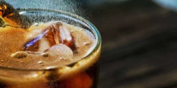 Kolanın asidi kaçtı! Gazlı içeceklere ikinci zam... 2.5 litre kola 43 lira oldu