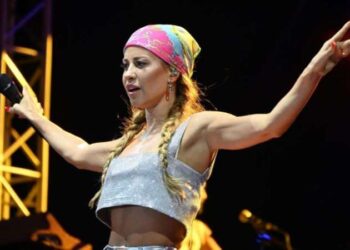 Derya Uluğ konser öncesi fenalaştı!