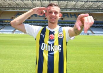 Fenerbahçeli futbolcu Sebastian Szymanski'den şampiyonluk mesajı