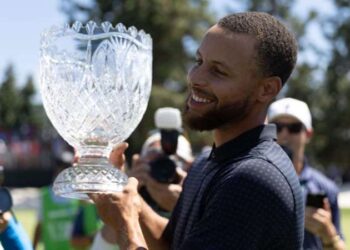 NBA yıldızı Stephen Curry golf turnuvasında şampiyon oldu!