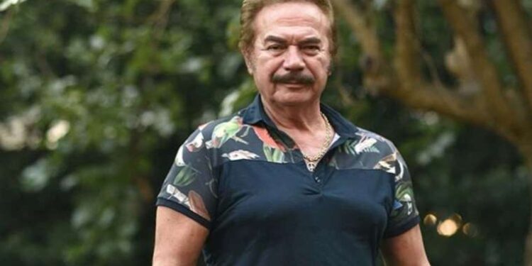 Orhan Gencebay hastaneye kaldırıldı