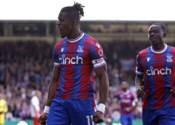 Eberechi Eze: 'Zaha'nın kalmasını istiyoruz'