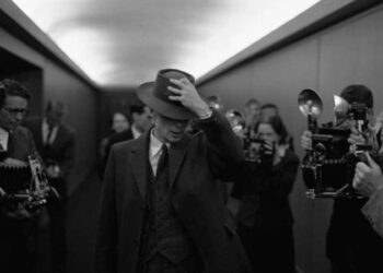 Eleştirmenler Oppenheimer’ın 'bu yüzyılın en iyi filmi' olduğunu söylüyor