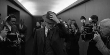 Eleştirmenler Oppenheimer’ın 'bu yüzyılın en iyi filmi' olduğunu söylüyor