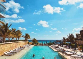 İktidar dolar arayışına çıkarken ülkenin en büyük döviz kaynağı turizmde alarm zilleri çalıyor: Tatsız sezon