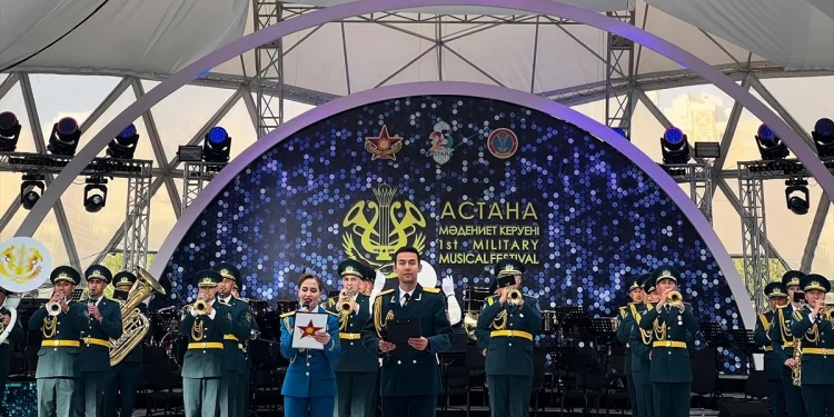Kazakistan'da Uluslararası Askeri Bandoların Festivali Başladı