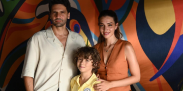 Melisa Aslı Pamuk ve Kaan Urgancıoğlu başrol olduğu Sen Büyümene Bak filminin setinden ilk kareler geldi