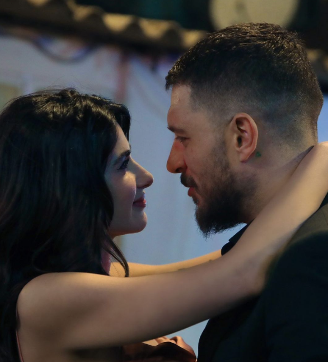 Nesrin Cavadzade Uraz Kaygılaroğlu'nu öpücüklere boğdu! Paylaştığı video sosyal medyayı karıştırdı