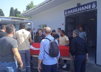 Özkan Uğur bugün son yolculuğuna uğurlanıyor! Ozan Güven, cenazeyi almak için gasilhaneye gitti