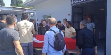 Özkan Uğur bugün son yolculuğuna uğurlanıyor! Ozan Güven, cenazeyi almak için gasilhaneye gitti