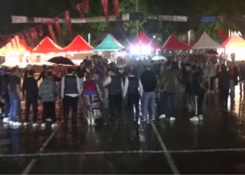 Sağanak horona engel olamadı