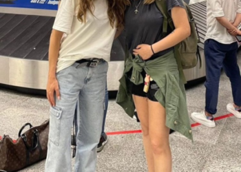 Serenay Sarıkaya'nın alay konusu olan tüylü terliklerinin 33 bin TL olduğu ortaya çıktı