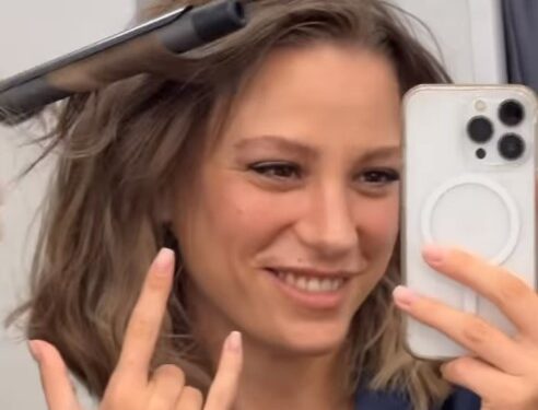 Serenay Sarıkaya, yeni proje öncesi saçlarını kısacık kestirdi