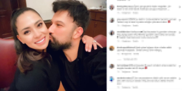 Tarkan, eşini öptüğü fotoğrafı paylaşarak Dünya Öpücük Günü'nü kutladı