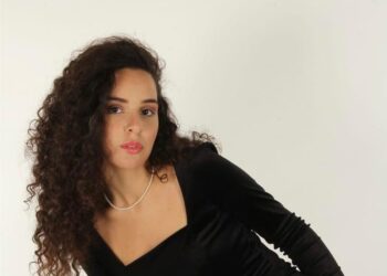 Özdenur Öztekin: Ekranların Parlayan Yıldızı