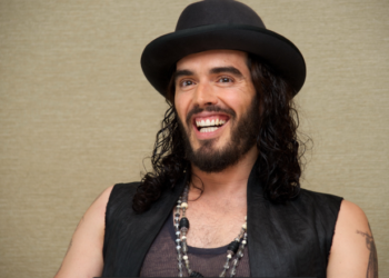 4 kadından ünlü komedyen Russell Brand hakkında tecavüz iddiası: İç çamaşırımı tutup kenara çekti