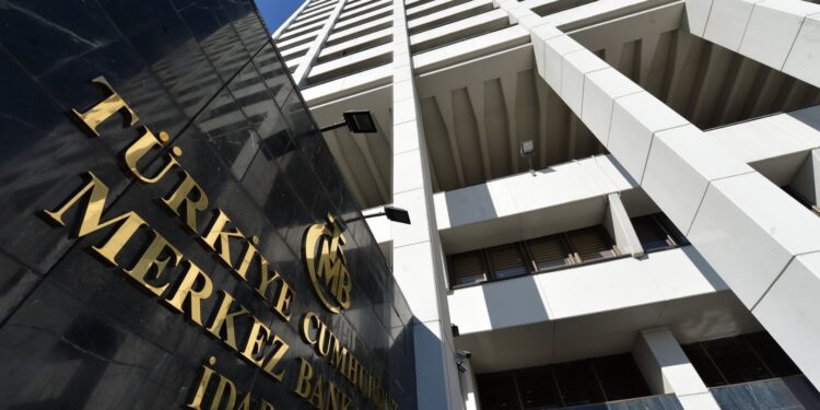 Eski TCMB Başkan Yardımcısı Prof. Dr. Fatih Özatay uyardı: Enflasyon yıl sonunda yüzde 70’e çıkabilir