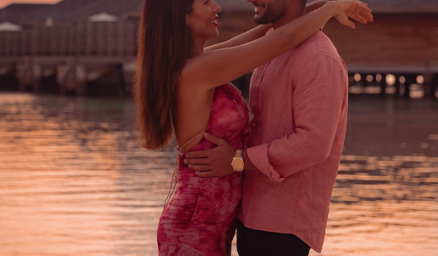 Aşk Adası'nın yıldızı Ekin Su Cülcüloğlu'nun bindiği uçağın motoru alev aldı