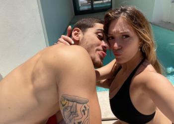 Aşka gelen Yasmin Erbil, sevgilisiyle birbirinden samimi pozlar verdi