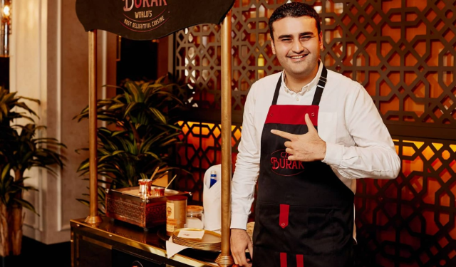 Babası tarafından dolandırdığını söyleyediği için zor günler geçiren CZN Burak iğne ipliğe döndü