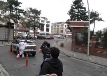 Ruhsatsız silah bulundurma suçundan gözaltına alınan Banu Parlak adli kontrol şartıyla serbest bırakıldı