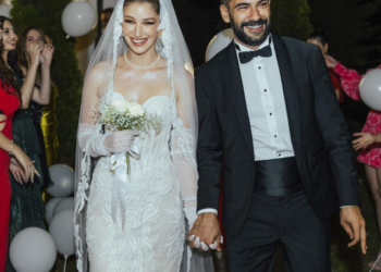 Başarılı oyuncu Rüzgar Aksoy evlendi